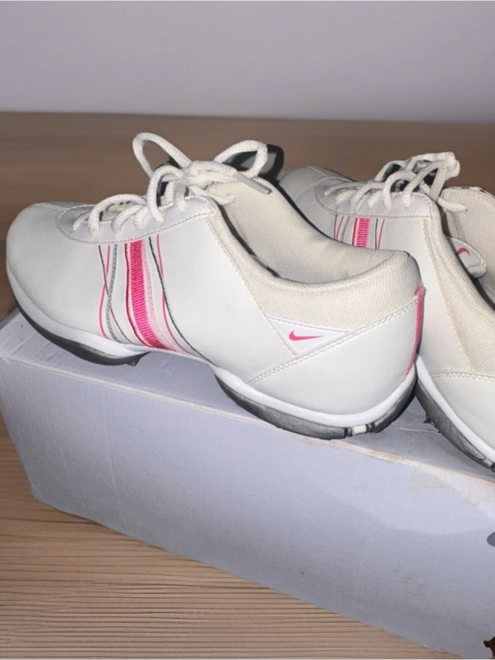 Nike Women's Delight Golf Shoes White Pink Size 5.5 418355-101 Cleats